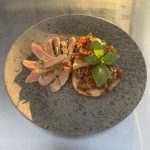Gegrilltes Secreto vom Doroc-Schwein mit toskanischen Eierschwammerl-Bruschetta