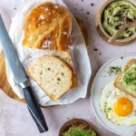 No-Knead-Dinkelbrot mit Kürbiskern-Aufstrich