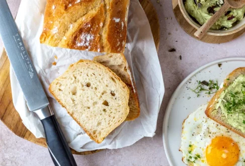 Dinkelbrot mit Kürbiskern-Aufstrich