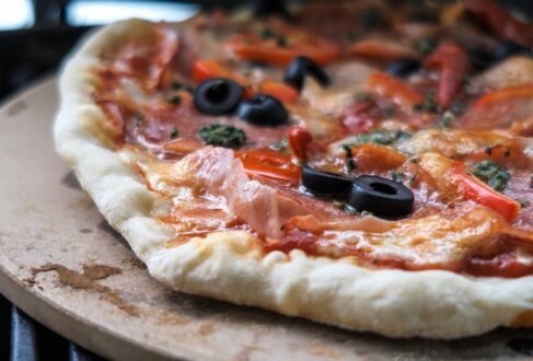 Pizzastein – Alle Fakten zu Materialien, Anwendung und Pflege